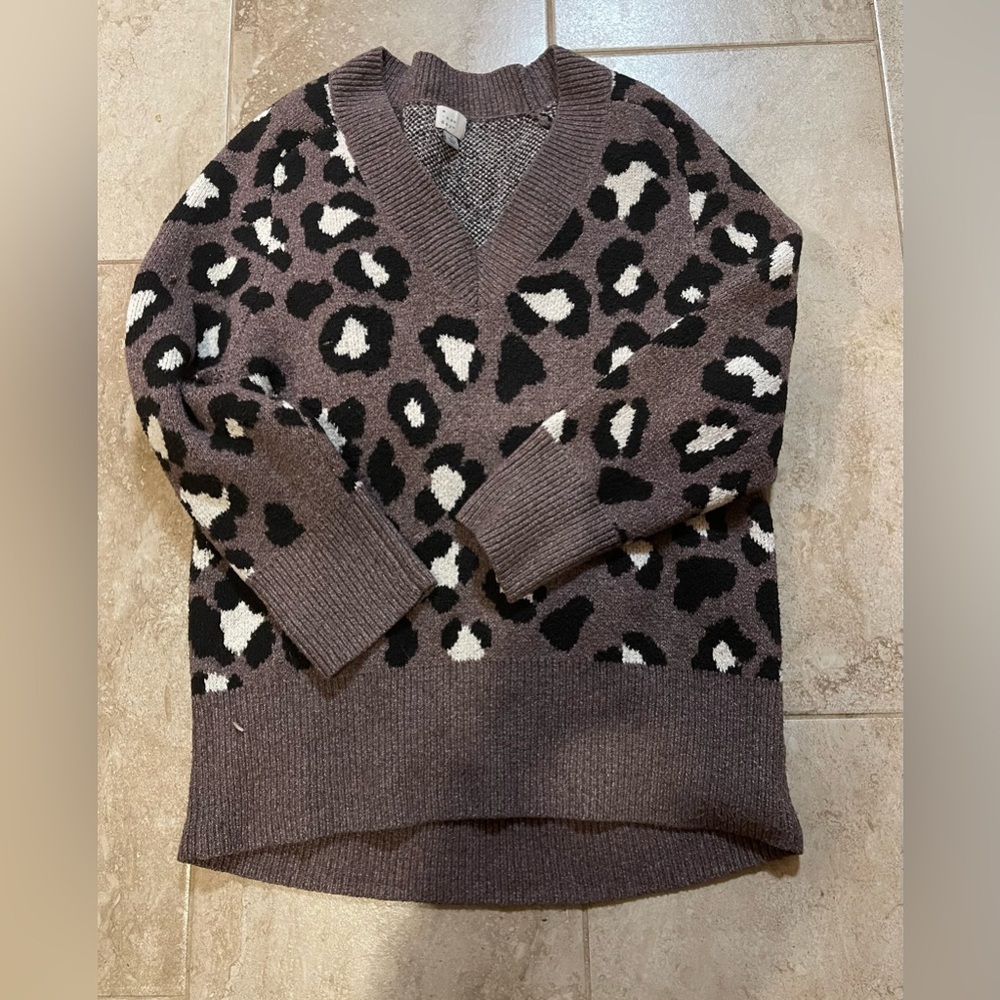 💚 3/$15 A New Day Animal Print Purple Sweater
